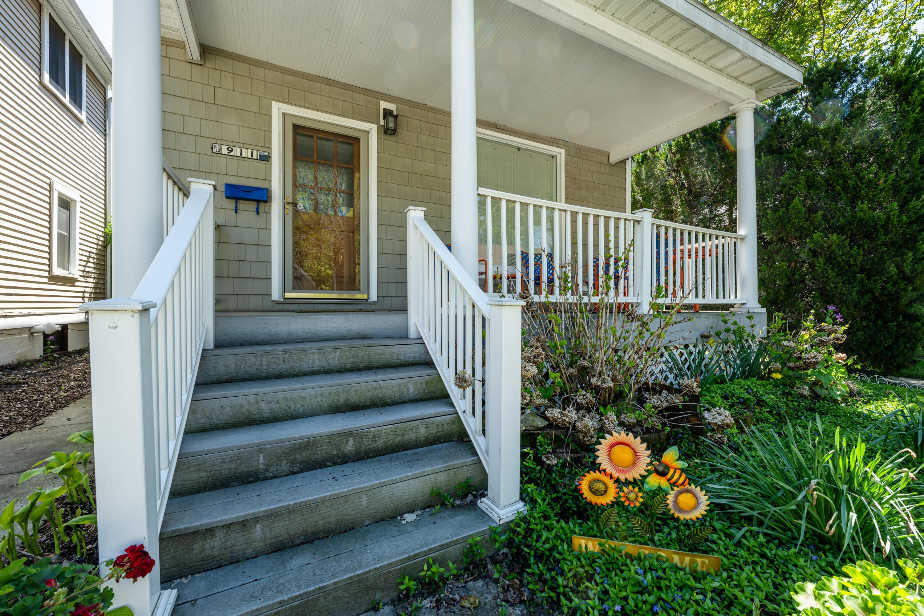 Image 3: Front Porch