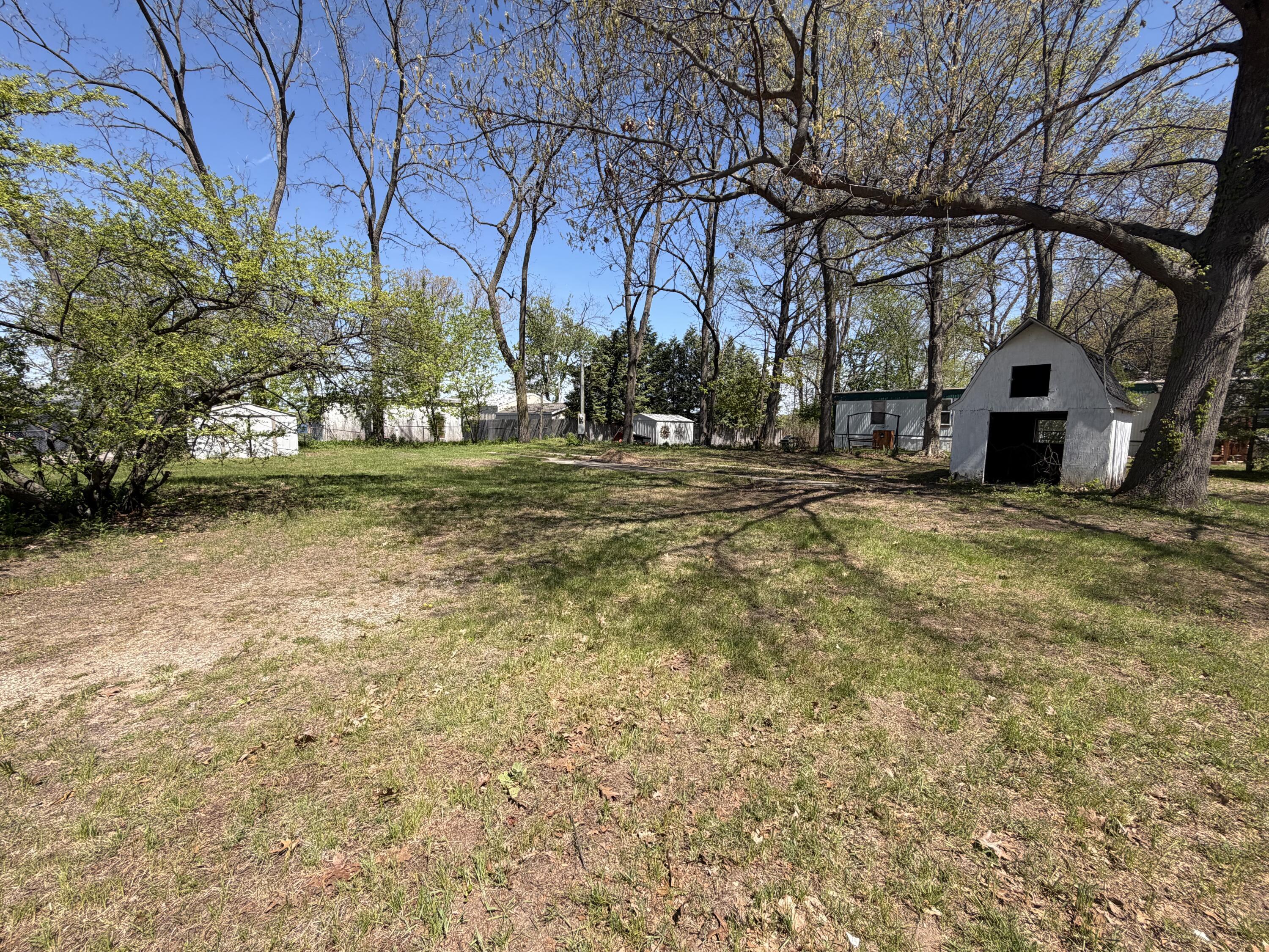 Image 3: Land
