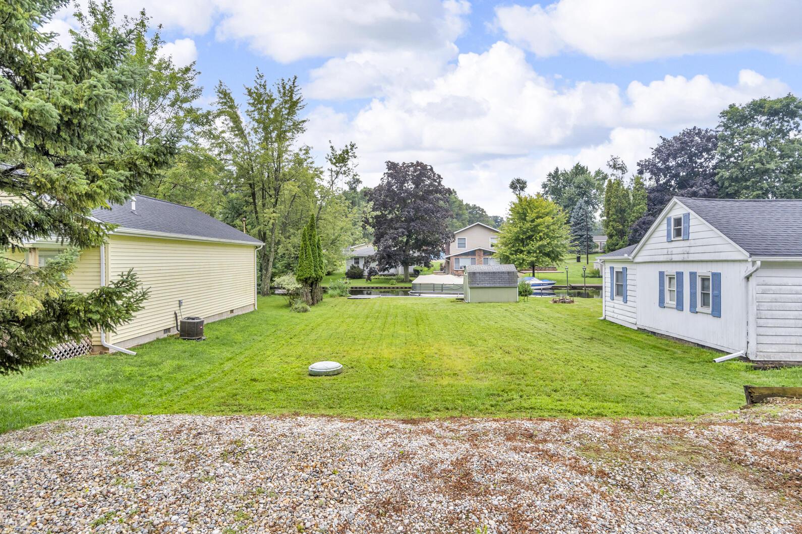 Image 1: 220 Cedar St Brooklyn MI - 2