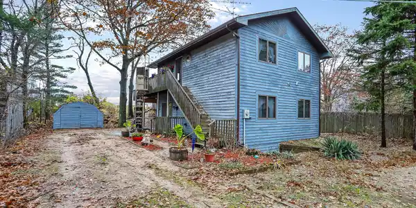 513 N Lighthouse Drive