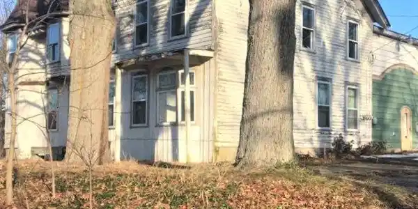 116 W Slocum Street