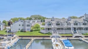 352 Mariners Cove