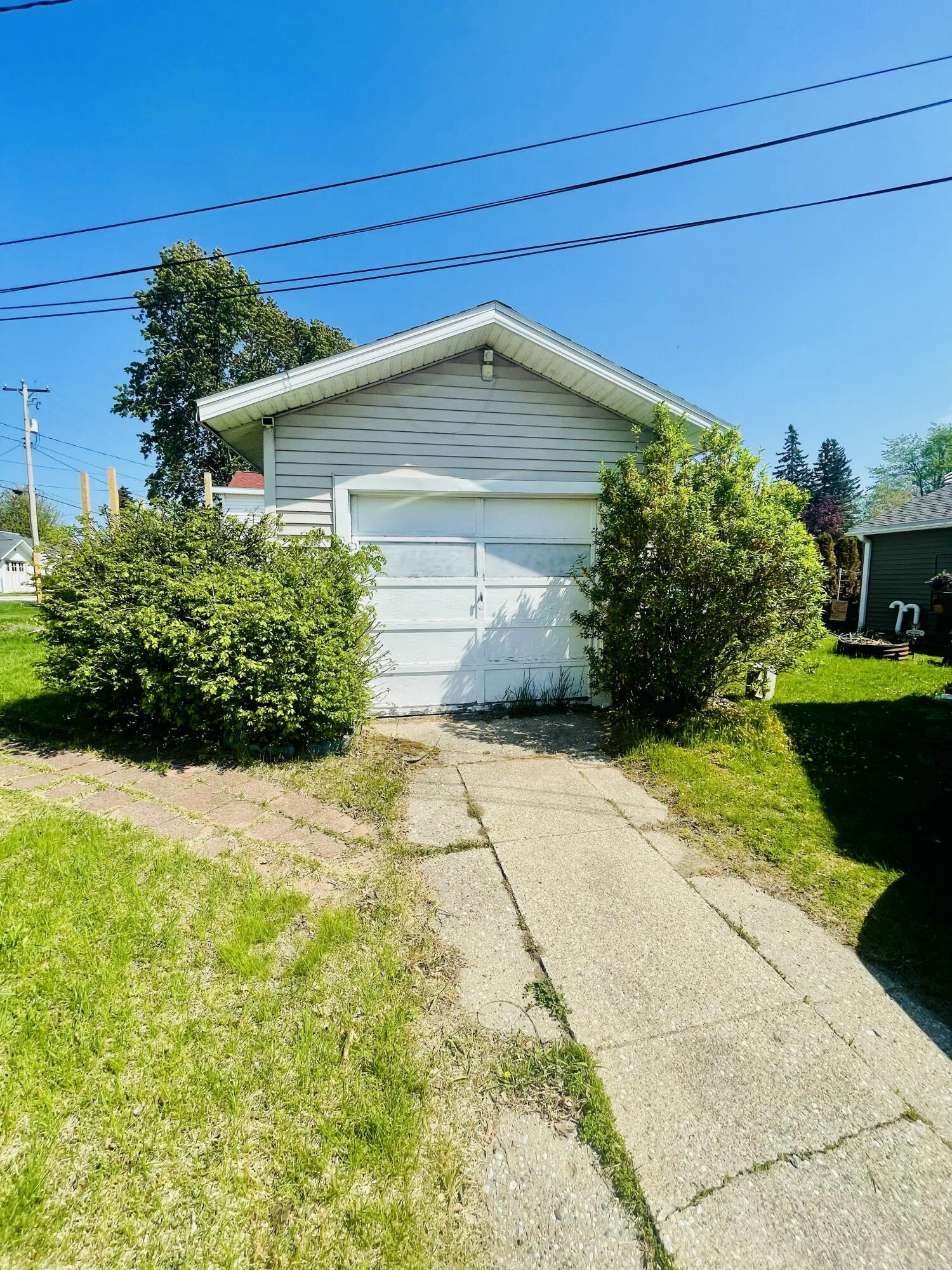 Image 4: FullSizeRender