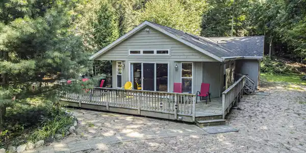 576 N Lighthouse Drive