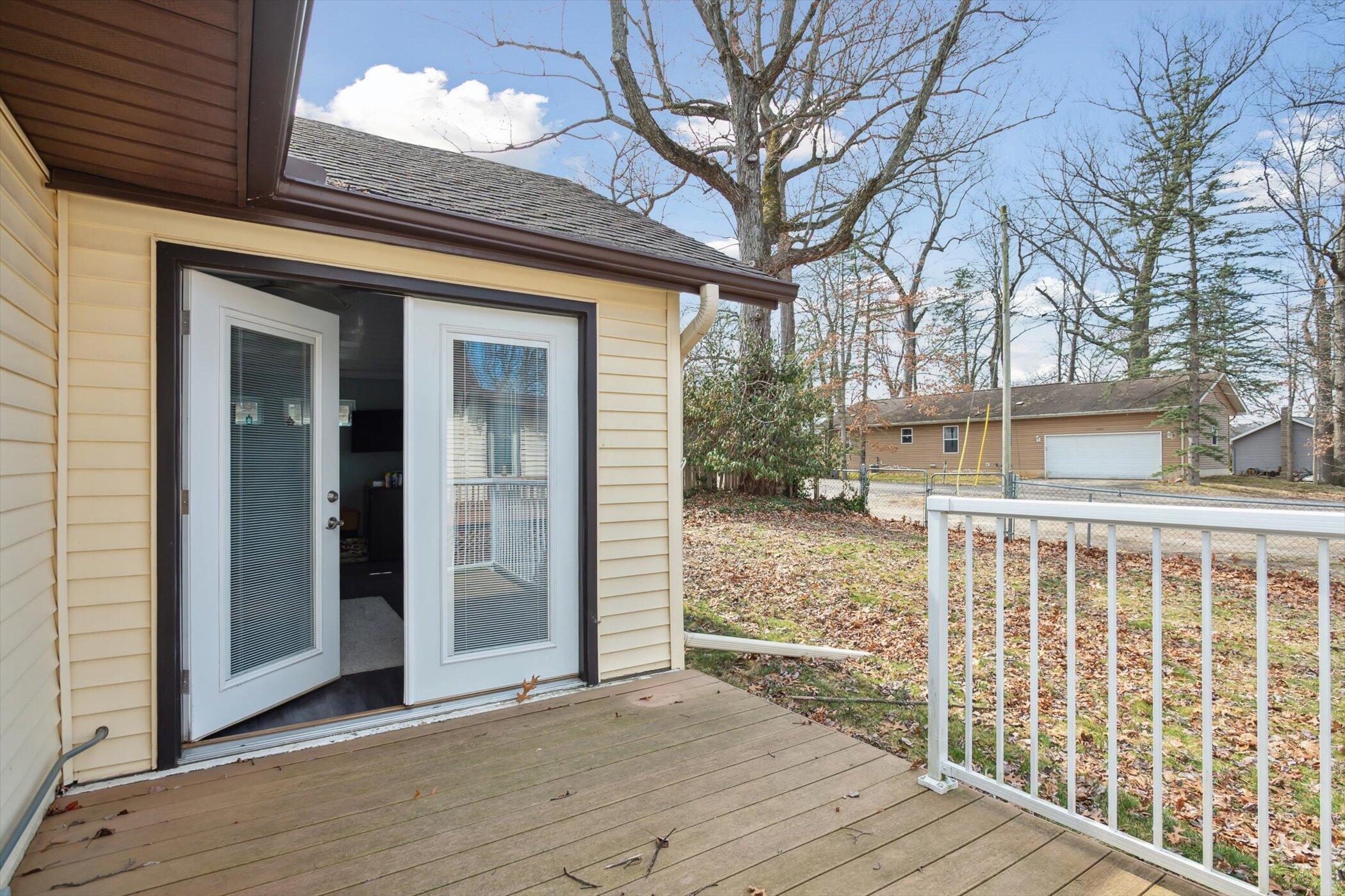 Image 3: SUNROOM