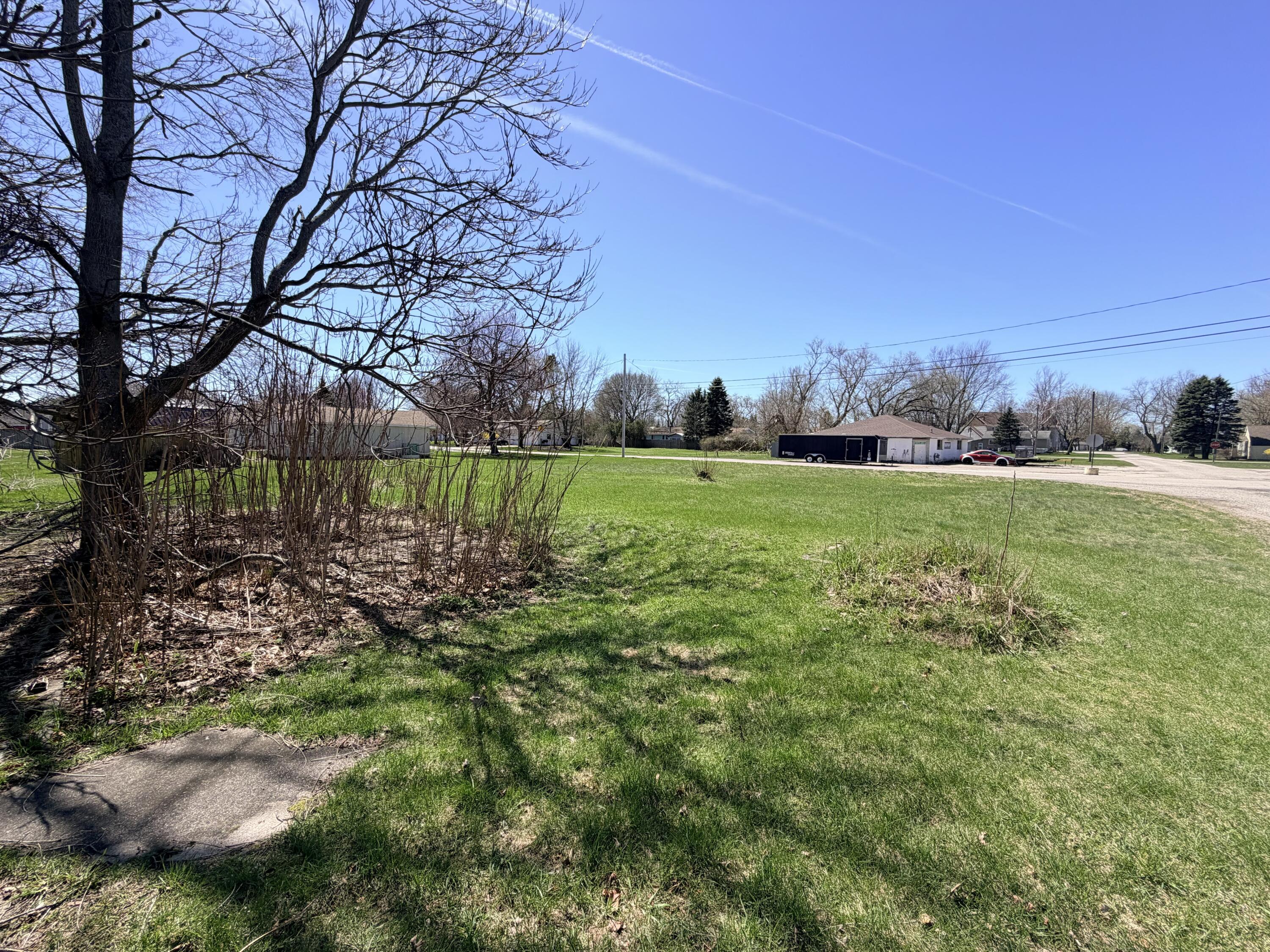 Image 4: Vacant Land Third St