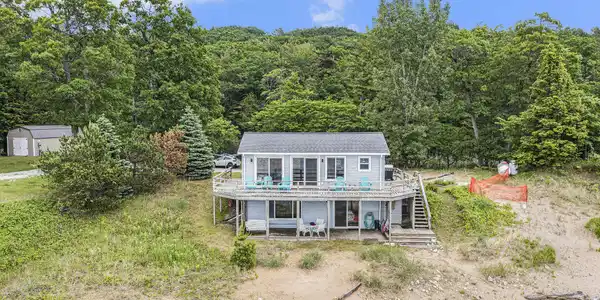 3143 N Lakeshore Drive