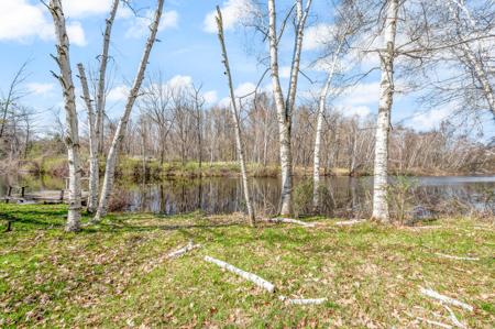 4700 Airstrip Drive