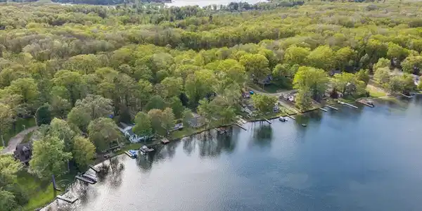 Image 2: 2
