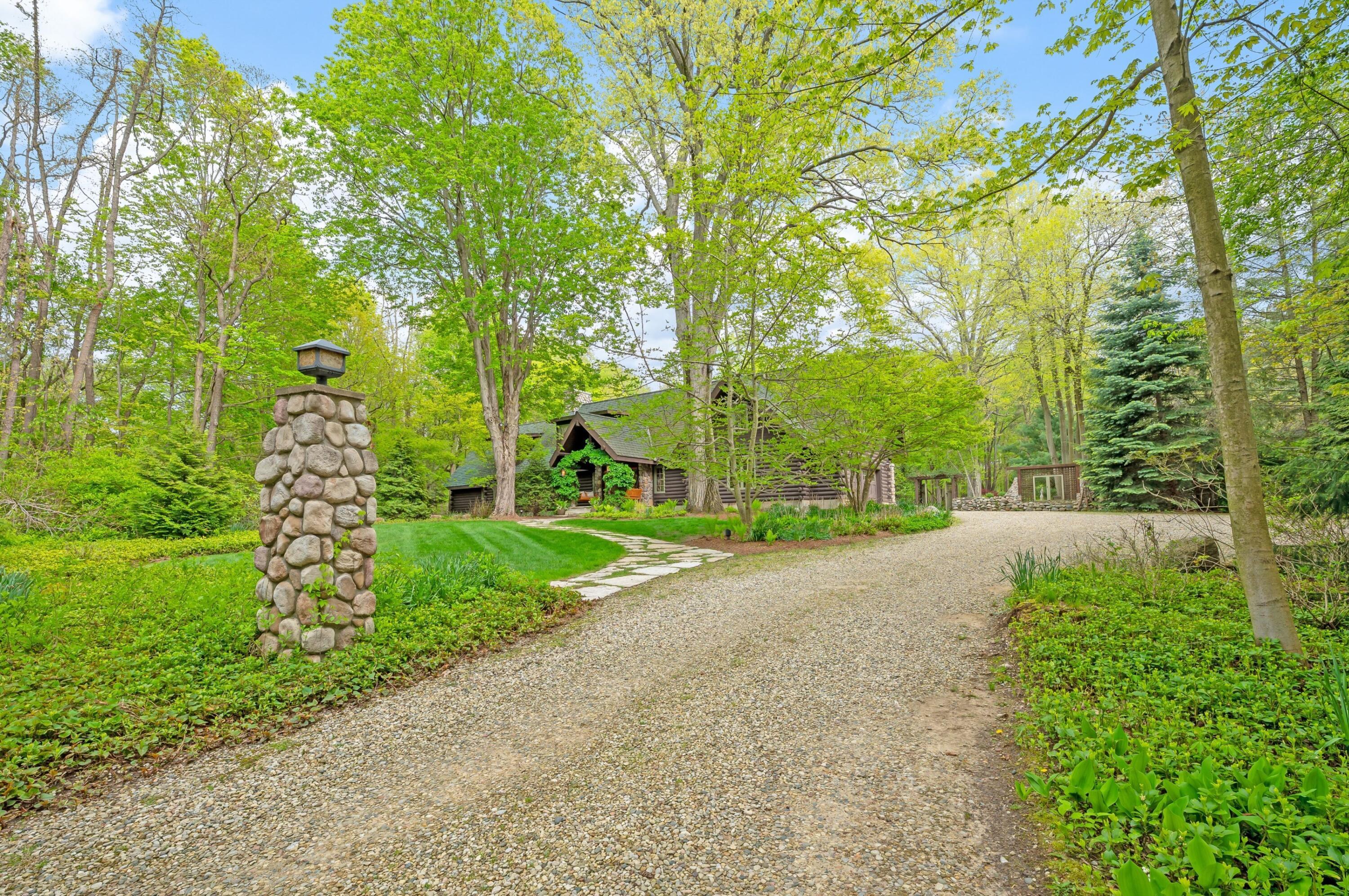 Image 3: Driveway