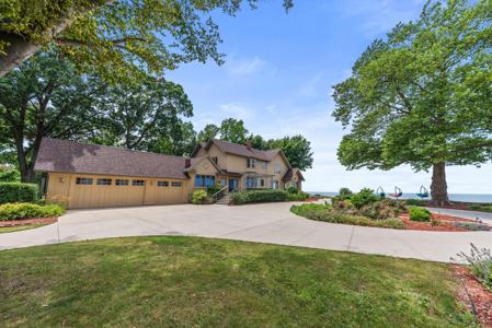 3706 Lake Shore Dr Drive
