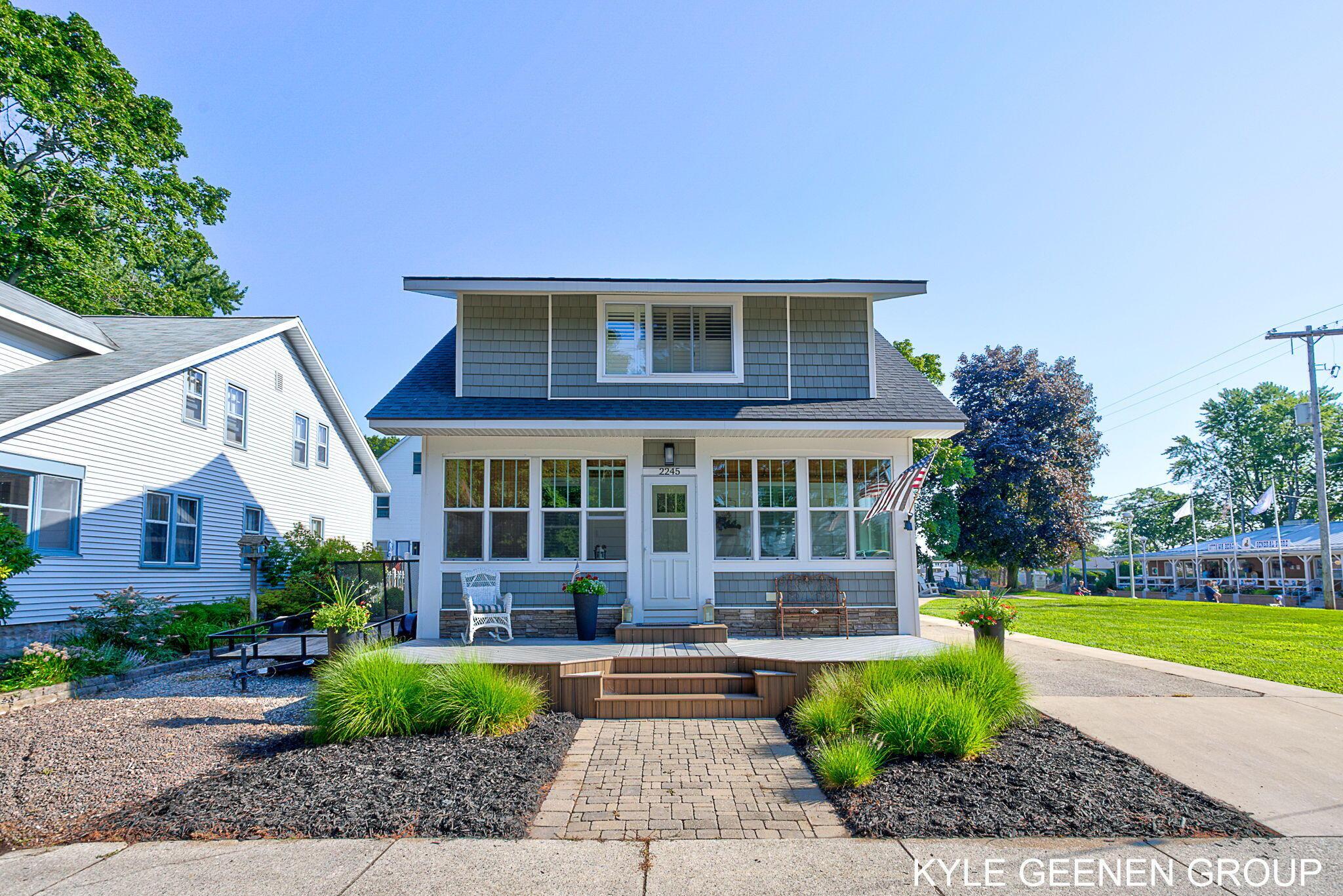 Image 1: 2-web-or-mls-2245-auburn-ave