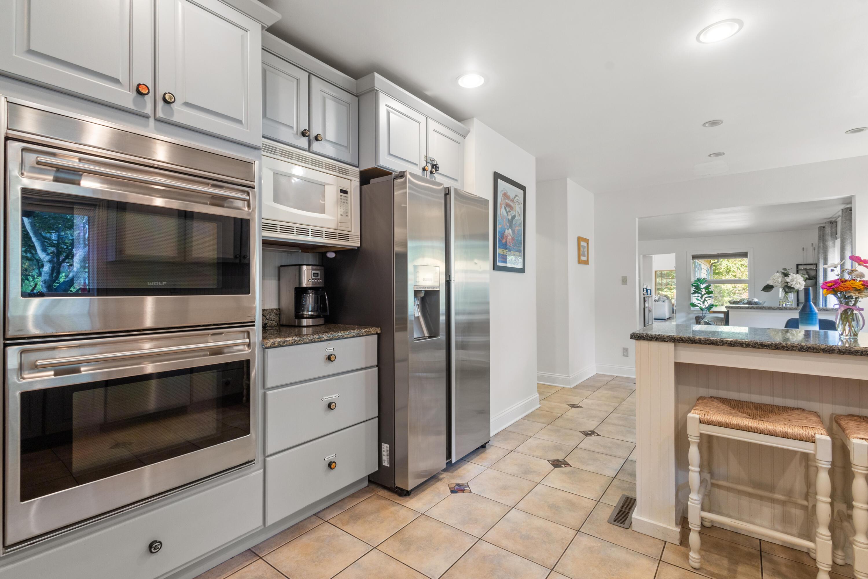 Image 3: Kitchen