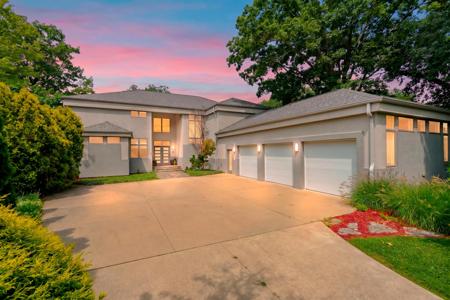 20 Hiawatha Drive