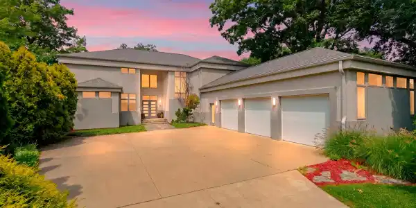 20 Hiawatha Drive