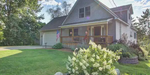 8611 Mohawk Trail