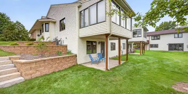 Image 4: outside view of sunporch