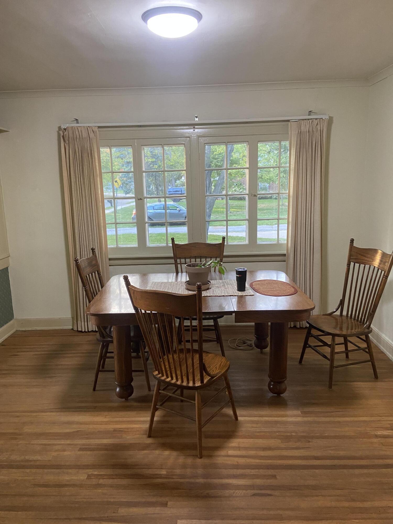 Image 3: Riverside dinning rm
