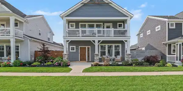 402 W Leland Drive