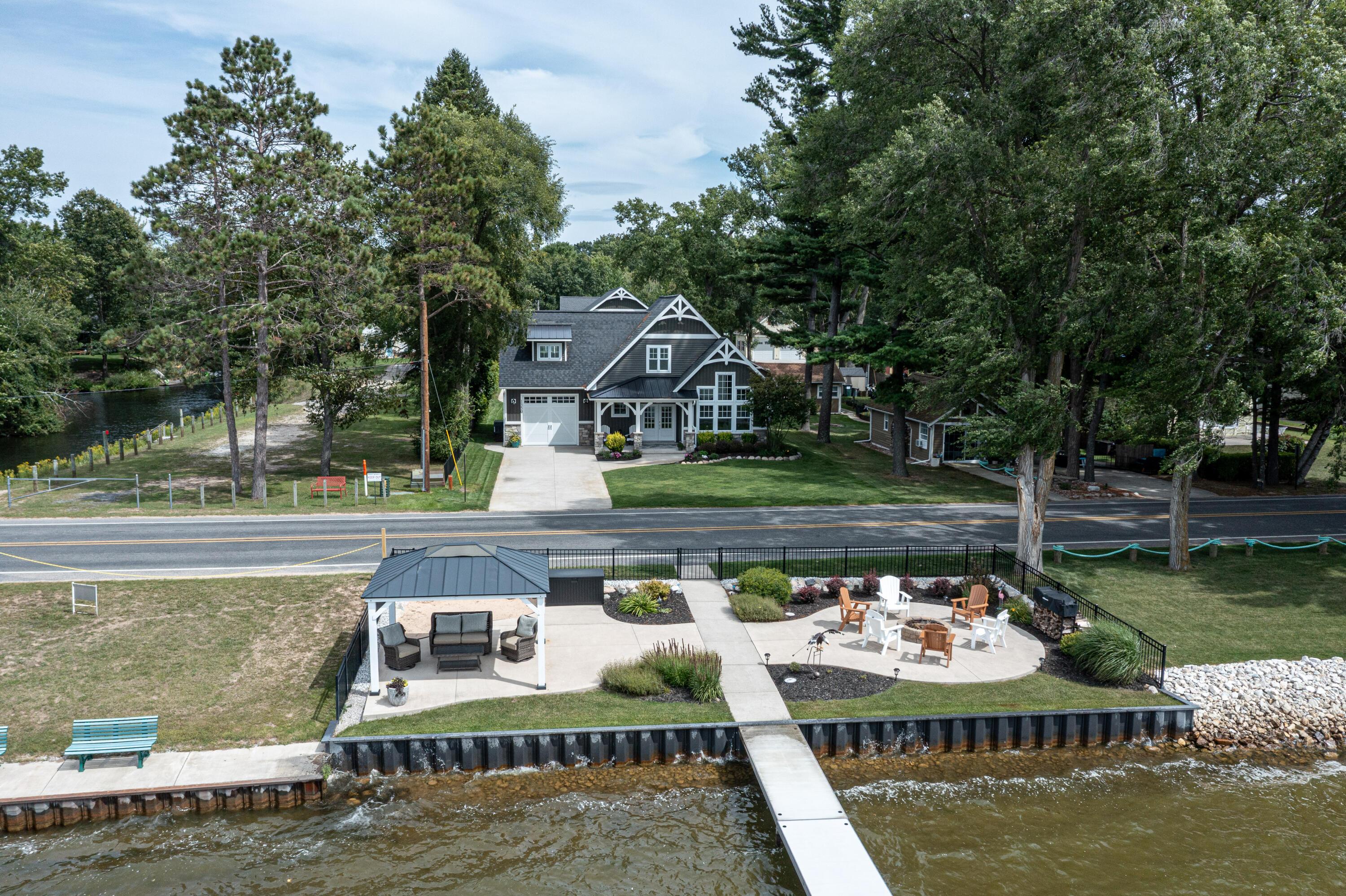 Image 2: 1350 N Shore Dr, Silver Lake-13