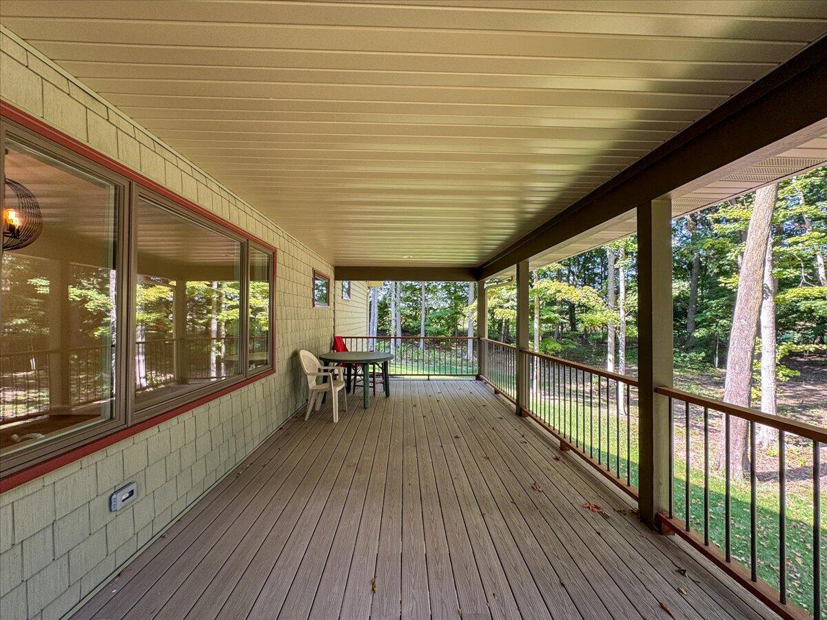 Image 4: Deck