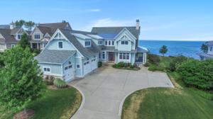 638 Waters Edge