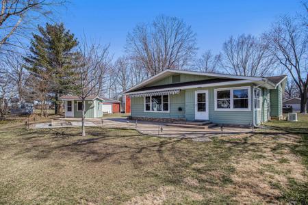 757 Lake Shore Point