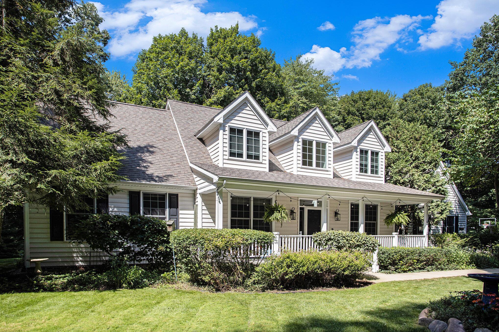 Image 1: Welcome to 8021 Yorkvilled Lane