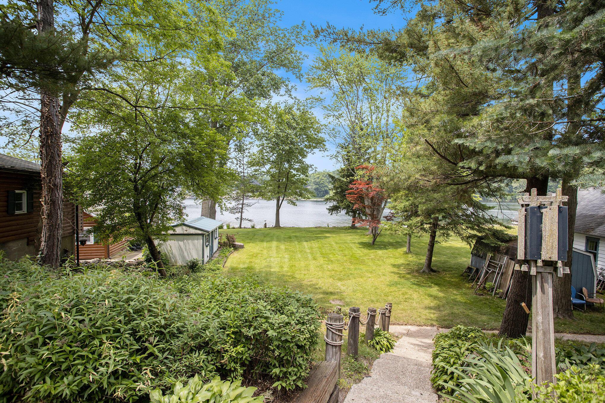 Image 2: Listing Agent Clint Maki 616-227-4887 (1