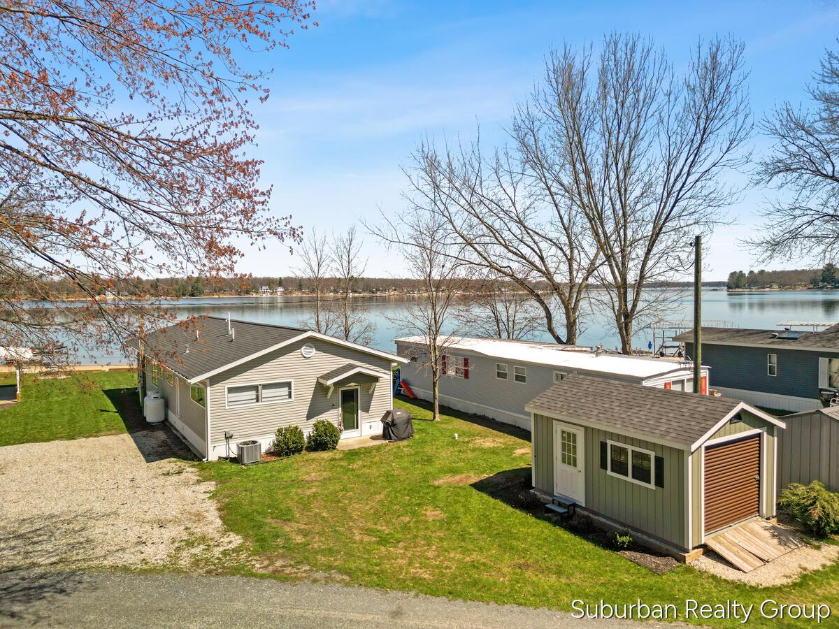 Image 2: 8224-W-Pine-Grove-Beach_201