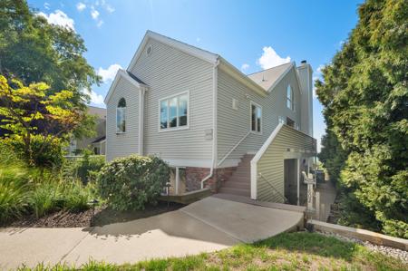 1802 Lakeshore Drive