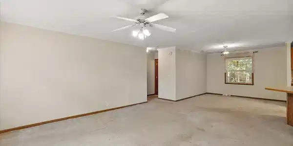 Image 2: 23-8111 Seminole Dr-23