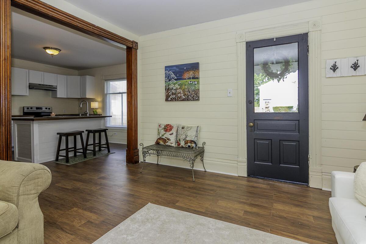 Image 3: 102PineSt-59