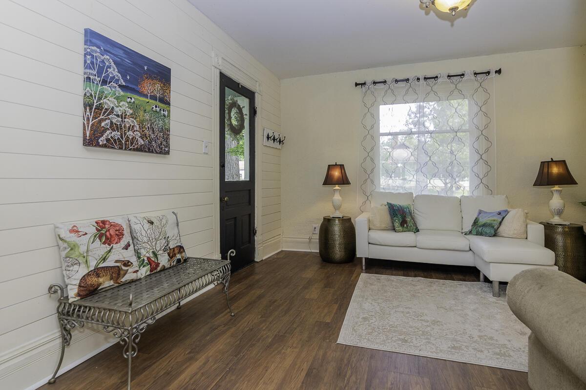 Image 4: 102PineSt-57