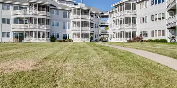 355 W Columbia Avenue