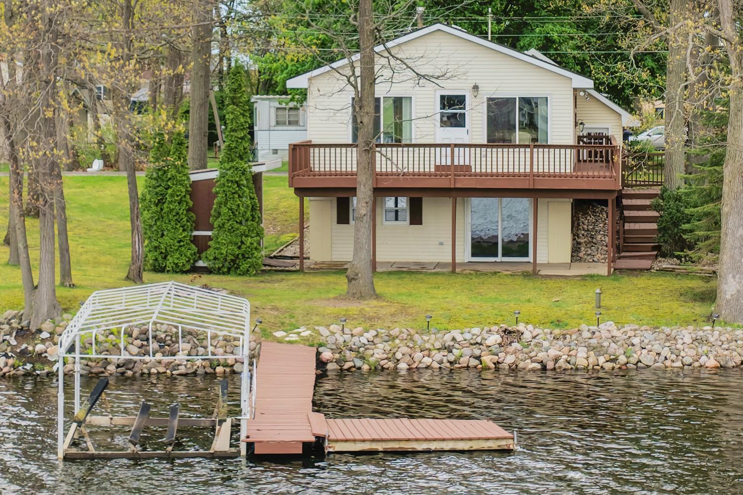 Image 1: 59036 Lakeshore Dr Colon MI-large-001-02