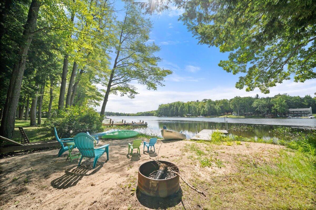 Image 3: 20308 lakeview lake front with dock