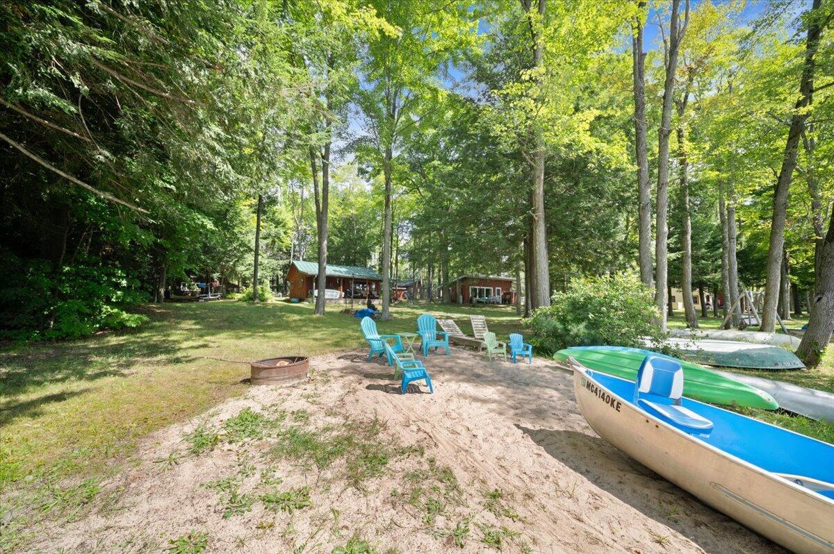Image 4: 20308 lakeview from dock looking back