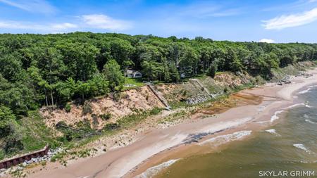 2121 N Scenic Drive