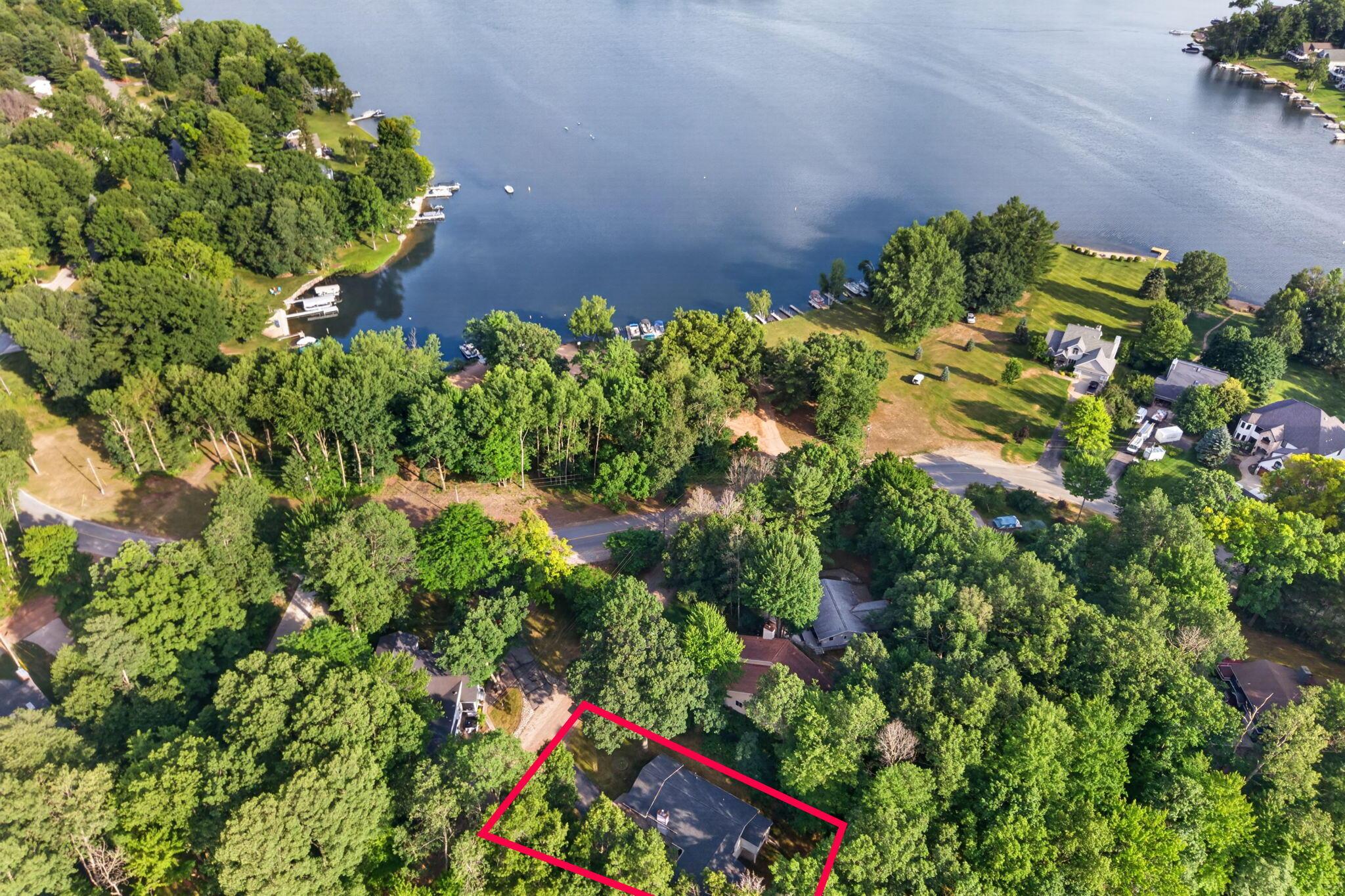 Image 2: lot outline distance to main lake