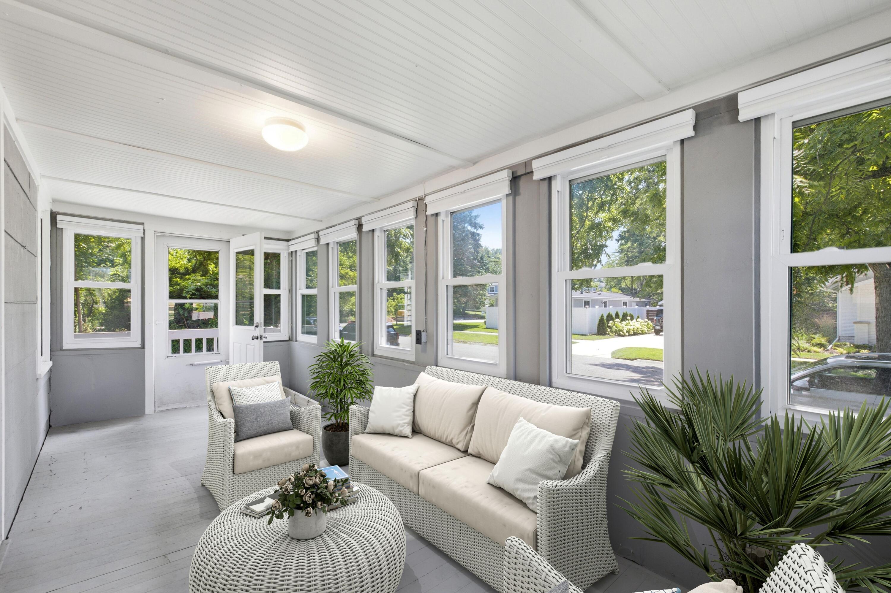 Image 4: Front Porch Entrance