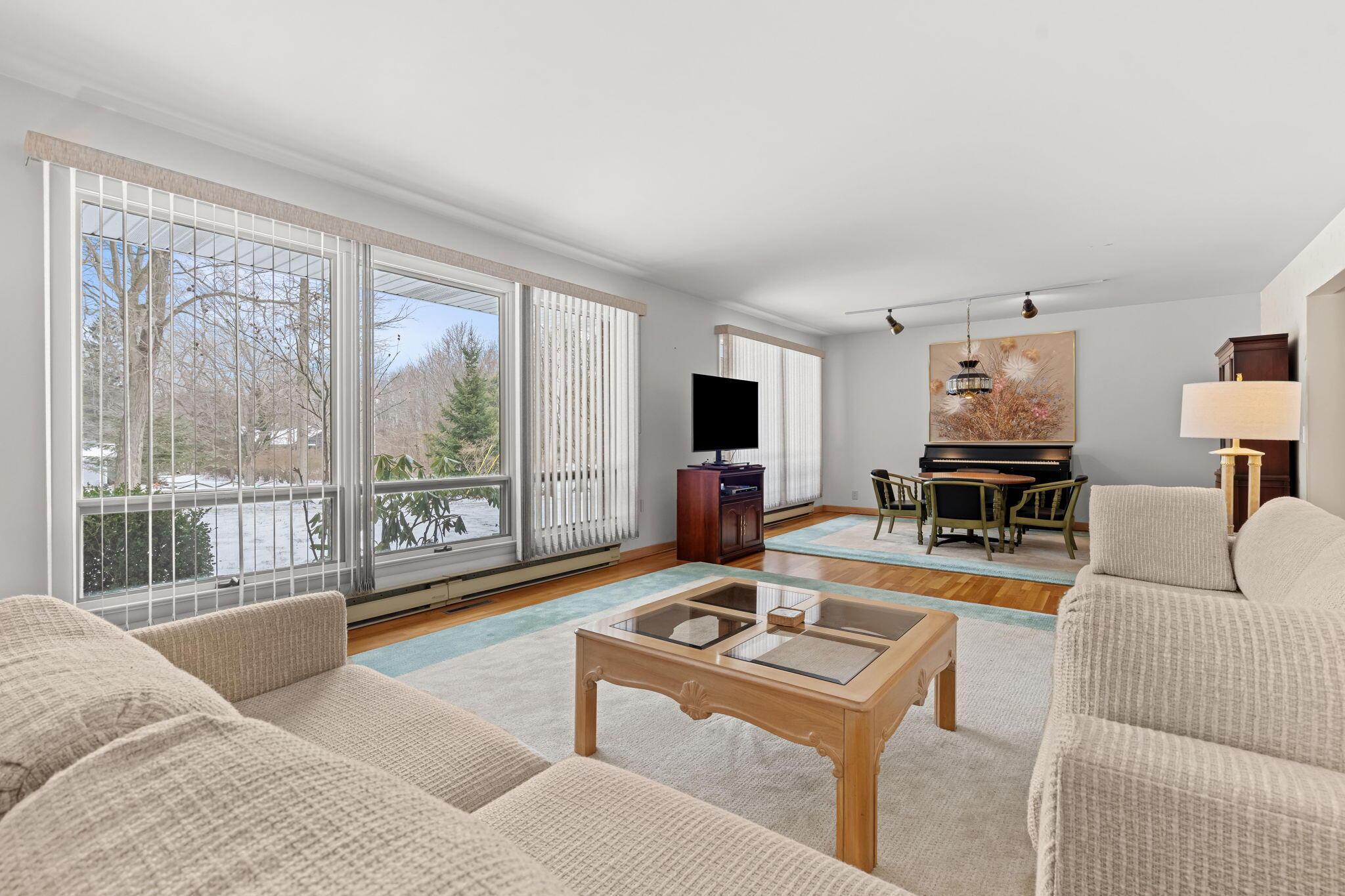 Image 3: 8-web-or-mls-A7406053