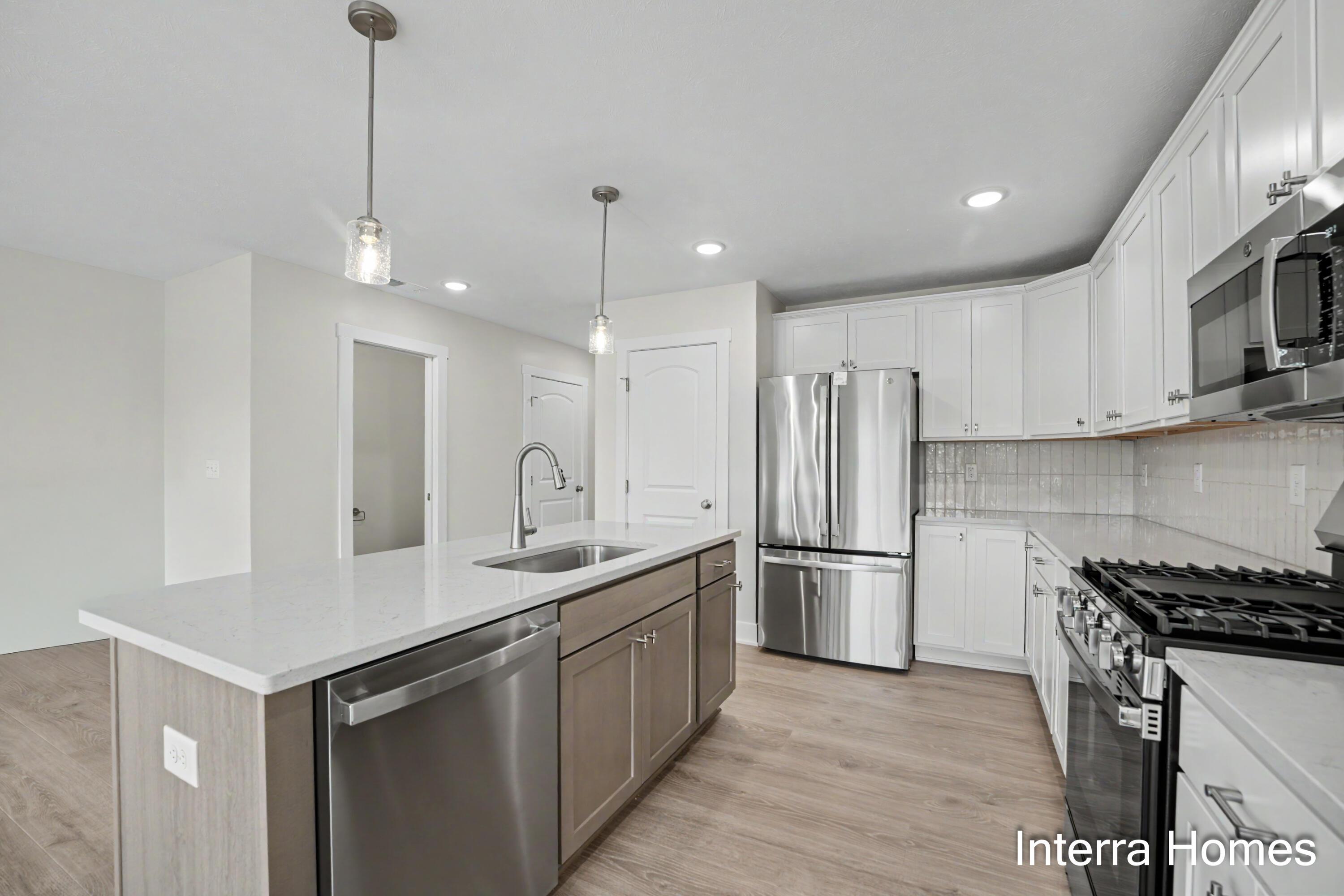 Image 3: Kitchen