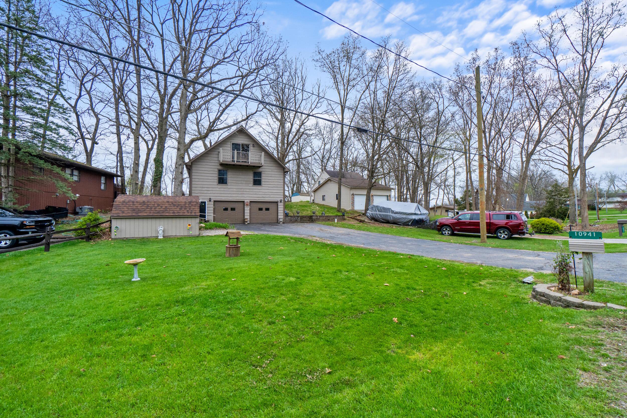 Image 4: 2_10941 woodbrook dr cement city mi 4923