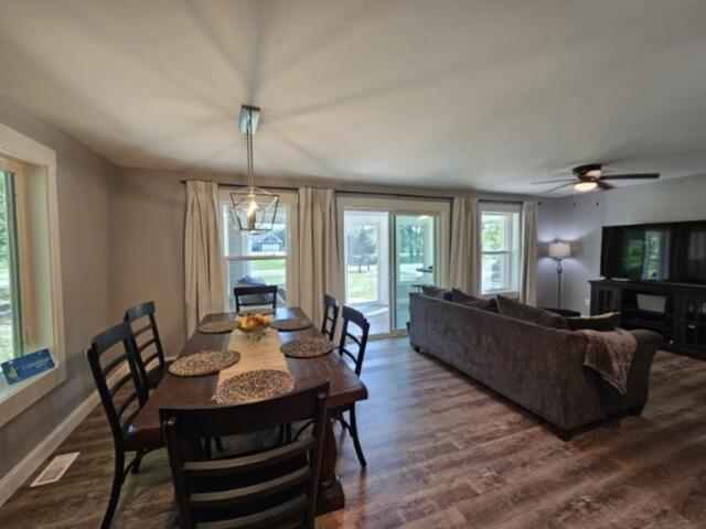 Image 3: 6732-Clubhouse-Dr-E-24