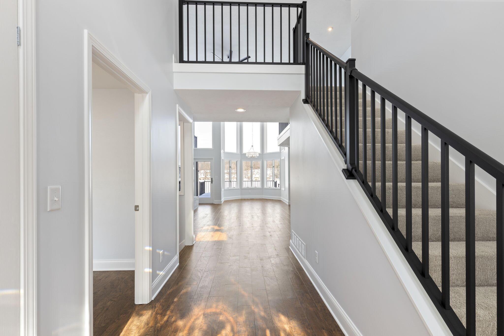 Image 2: 6-web-or-mls-986A7952