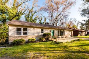 2805 Lakeshore Drive