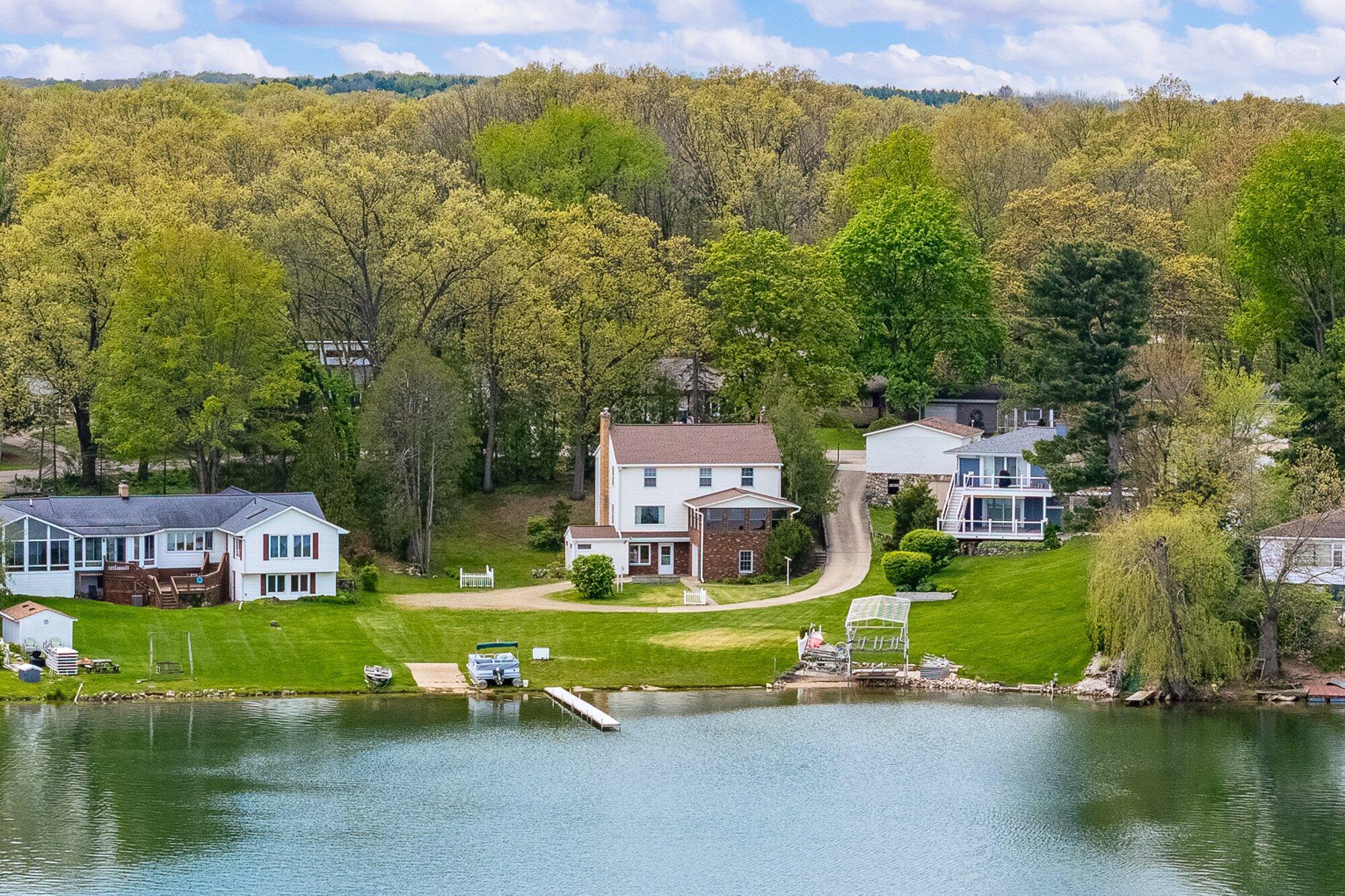 Image 3: 07-WM434wcrookedlake-39