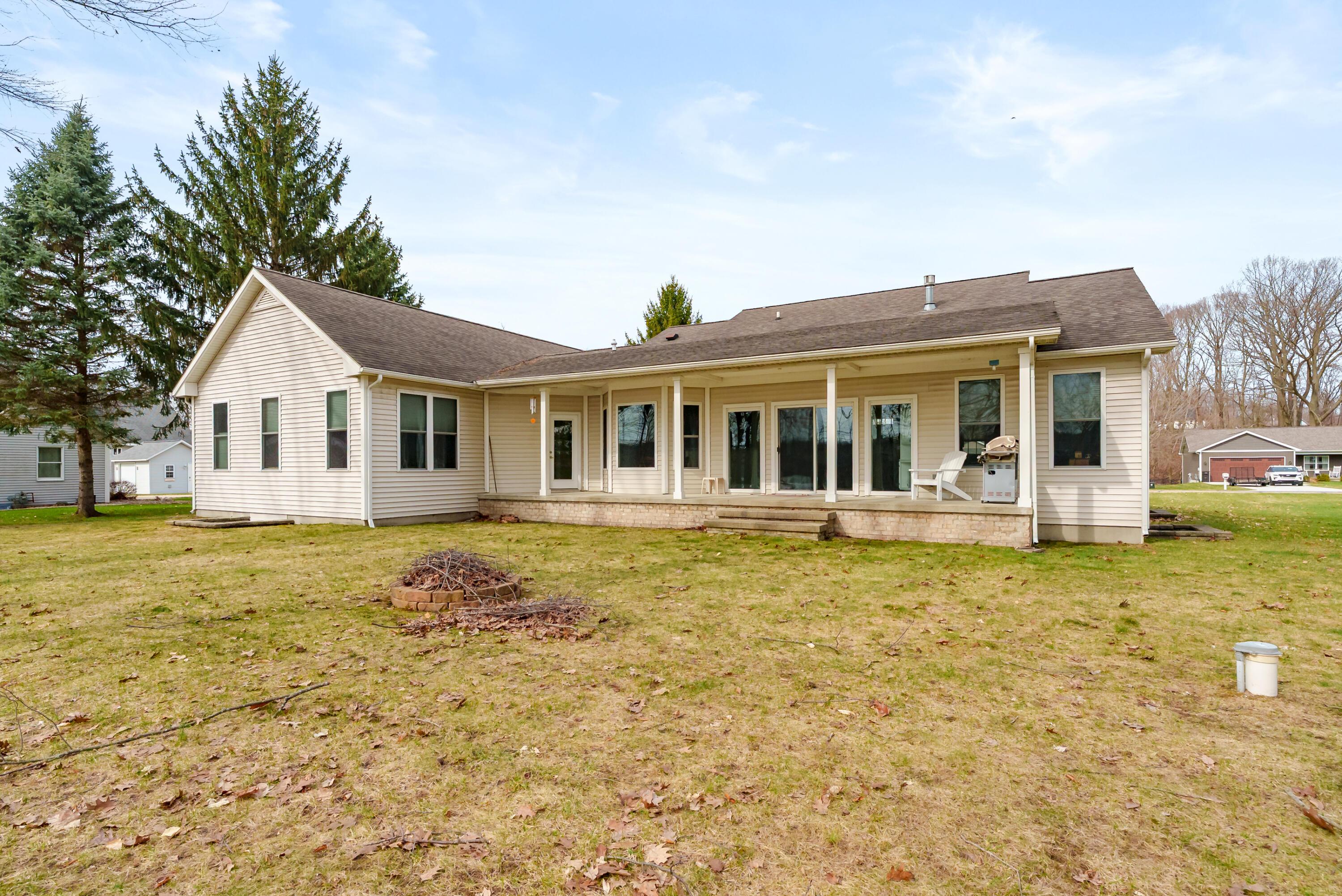 Image 3: Fairhaven Dr 3220 Allegan 49010-35
