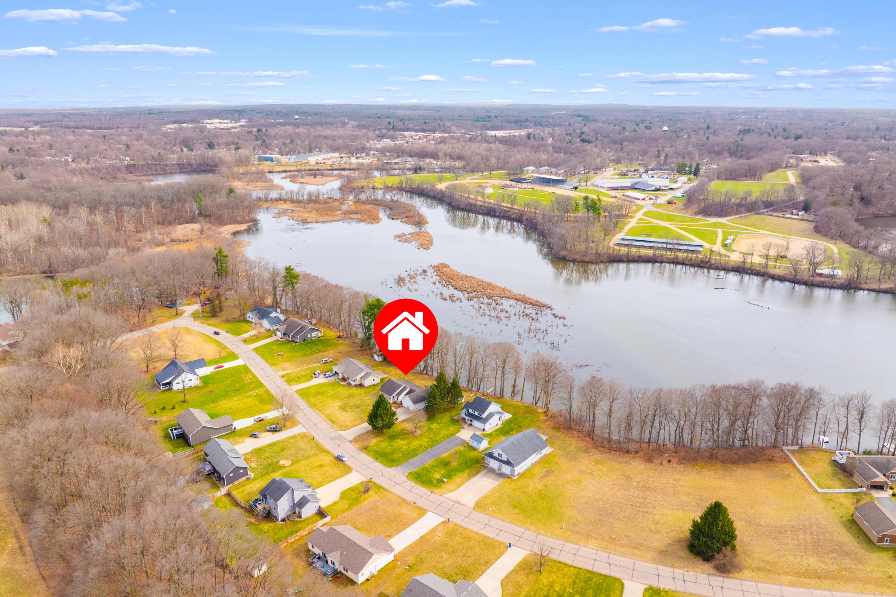 Image 4: Fairhaven Dr 3220 Allegan 49010-51
